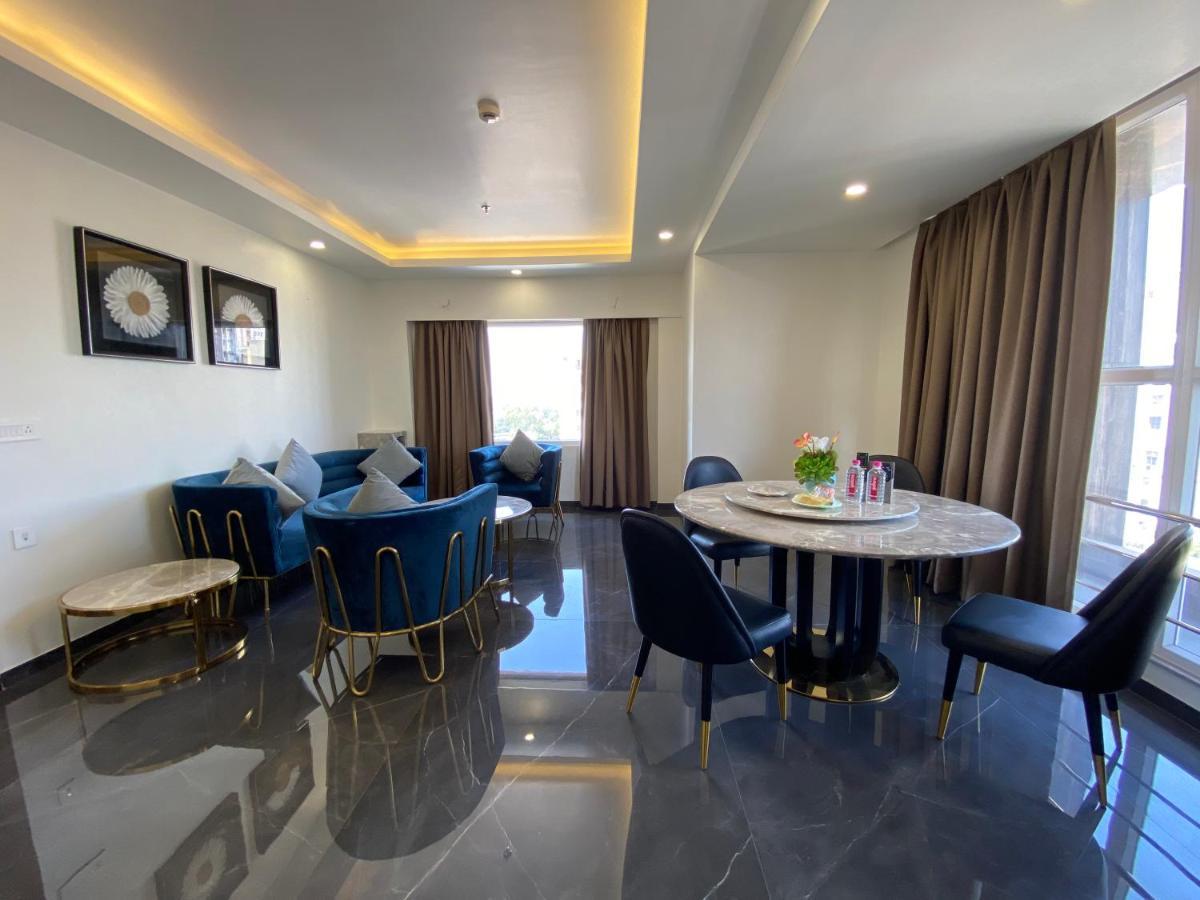 Apricot Hotel , Ахмедабад Экстерьер фото